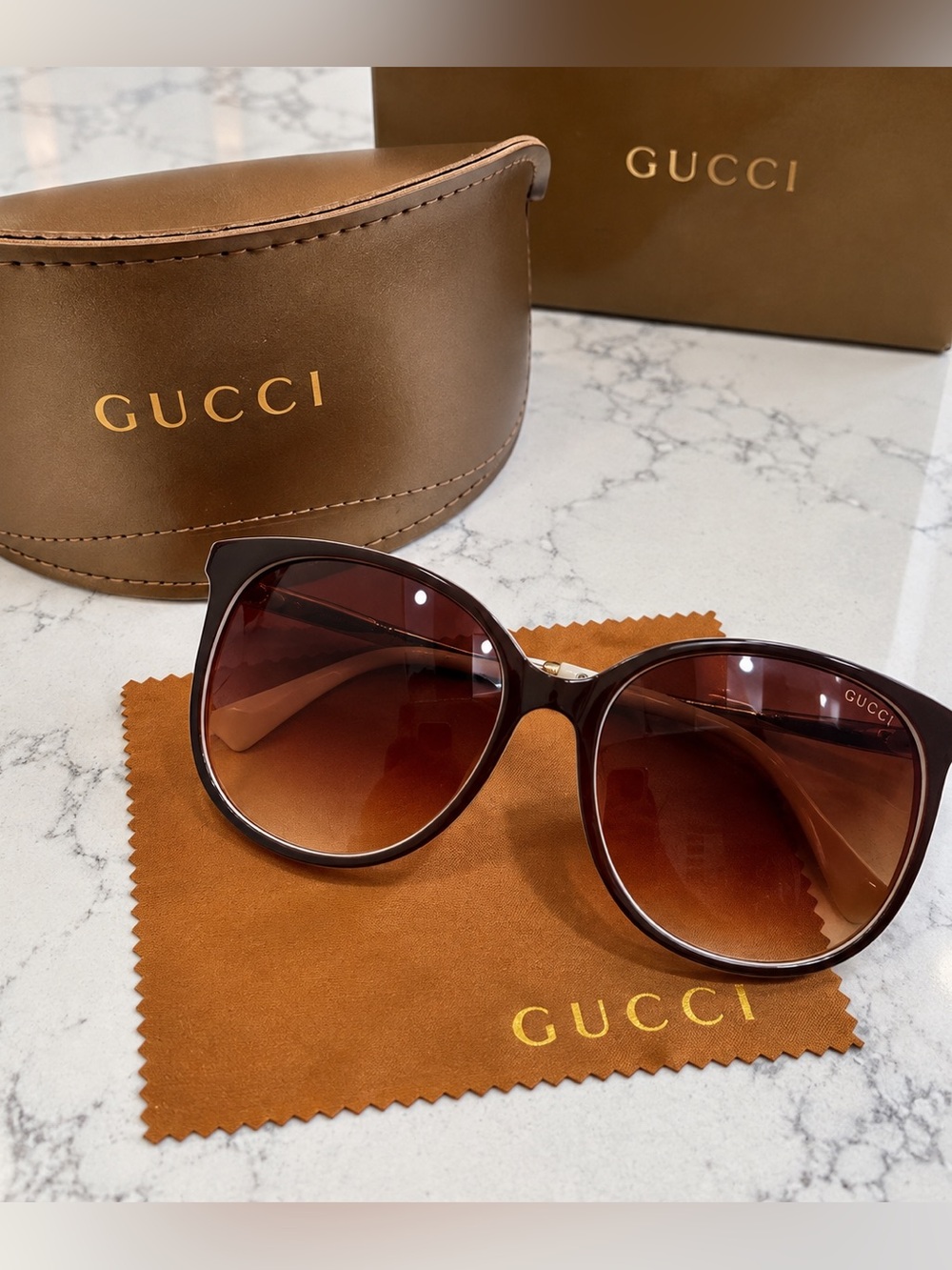 Woman’s Gucci Sunglasses